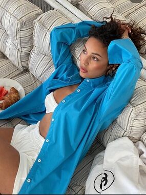 4th & Reckless Blue Capri Longline Oversized Shirt - M